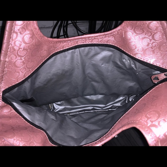 COPY - Guess Pink Lunch Bag - Picture 3 of 5